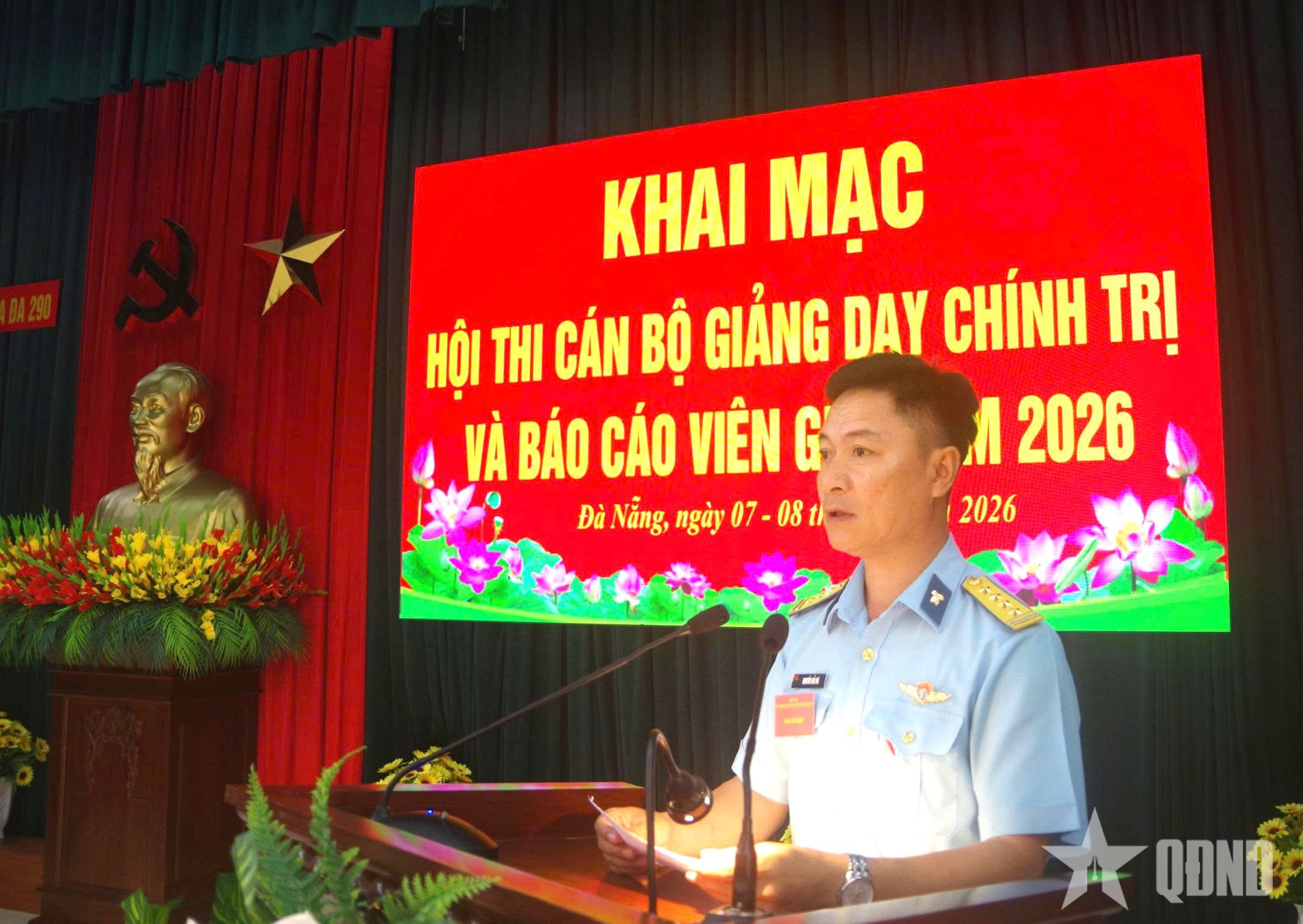 Hội thi cán bộ giảng dạy chính trị và báo cáo viên giỏi ở Trung đoàn Radar 290